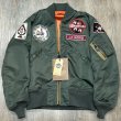 画像1: バズリクソンズ  フライトジャケット Type L-2B H-TYPE 67th TAC.FTR.SQ."WILD WEASEL IV" BR15564 01)サージグリーン (1)