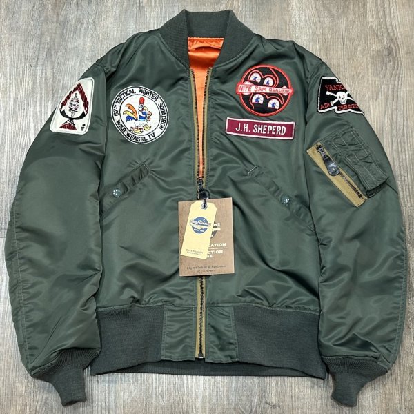 画像1: バズリクソンズ  フライトジャケット Type L-2B H-TYPE 67th TAC.FTR.SQ."WILD WEASEL IV" BR15564 01)サージグリーン (1)